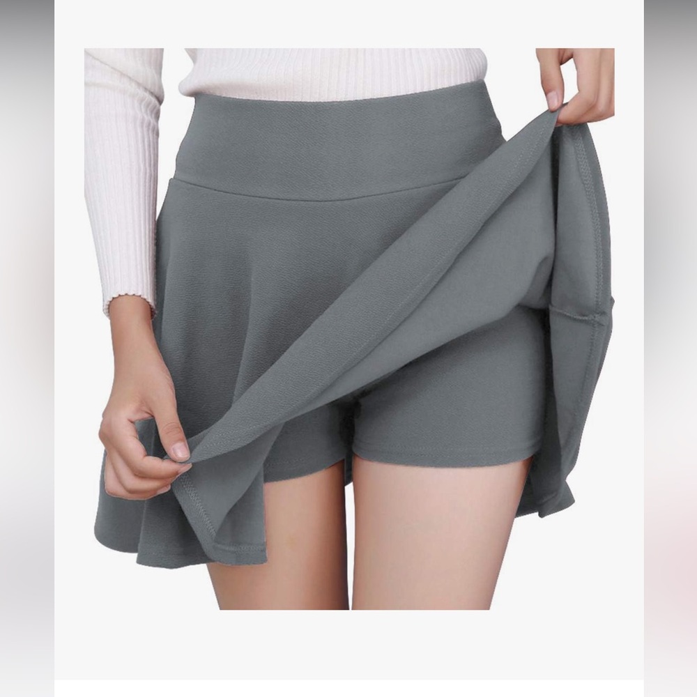 DJT women’s gray‎ mini skirt with shorts medium NWT
